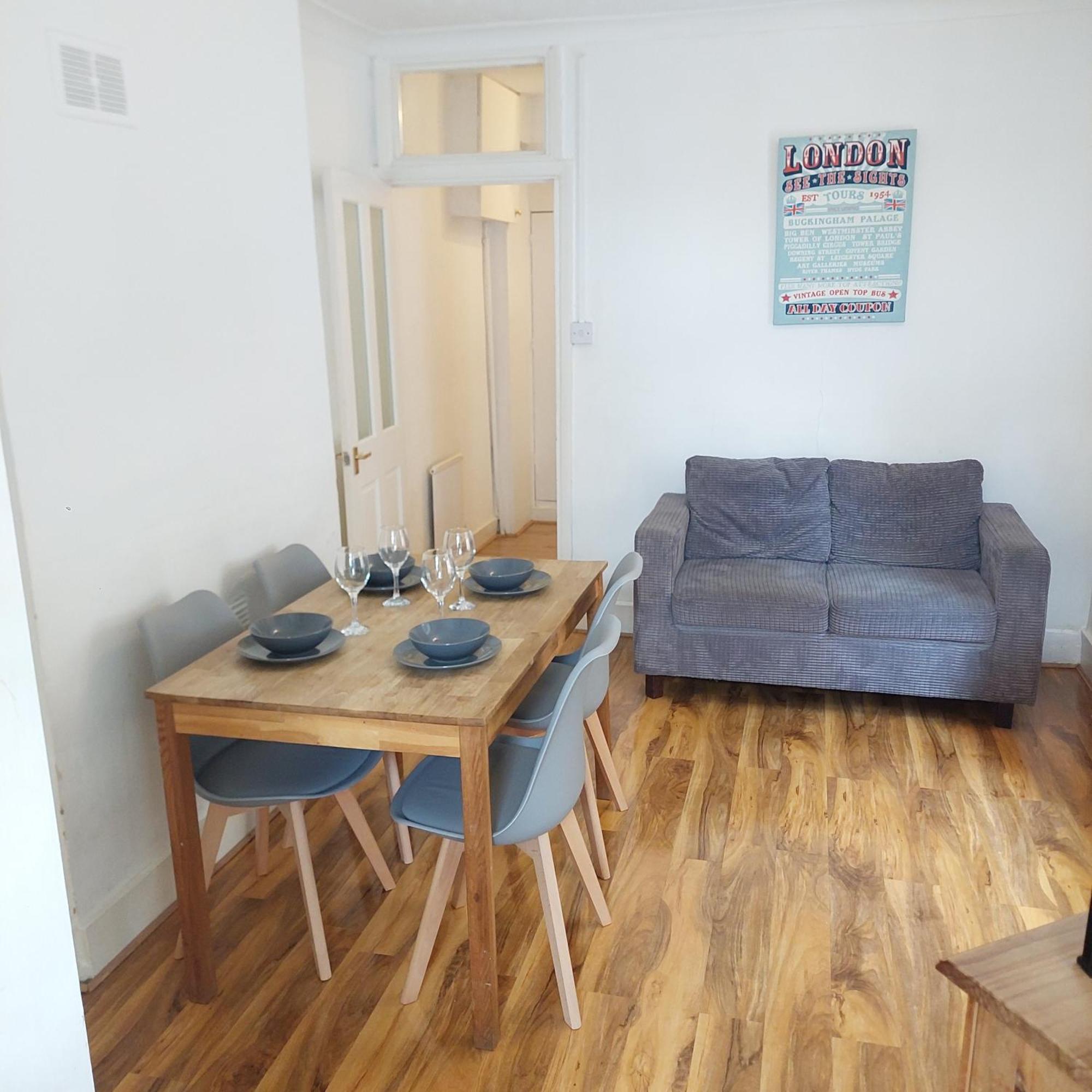 2 Bedroom Apartment, Fortescue Road London Bagian luar foto